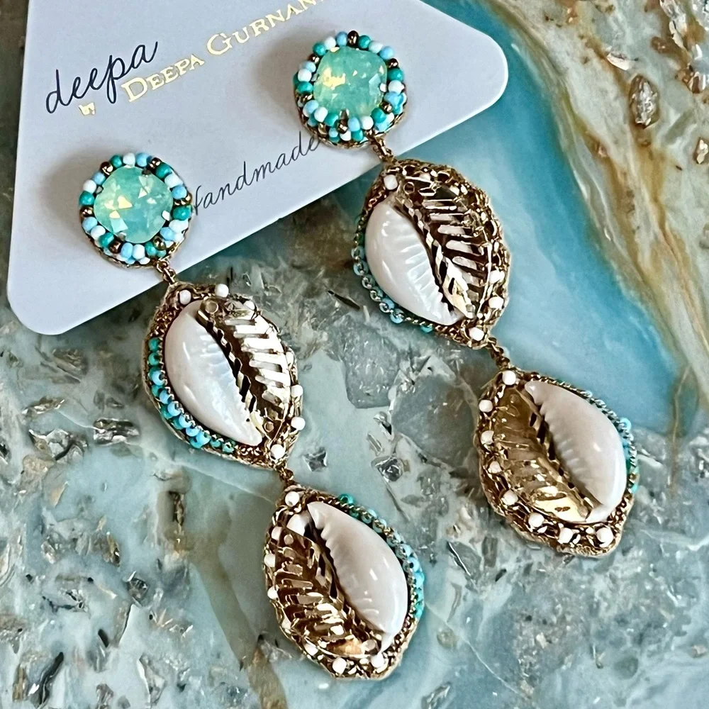 NWT Deepa Gurnani Beaded Crystal Seashell Chandeliers - Picture 7 of 16